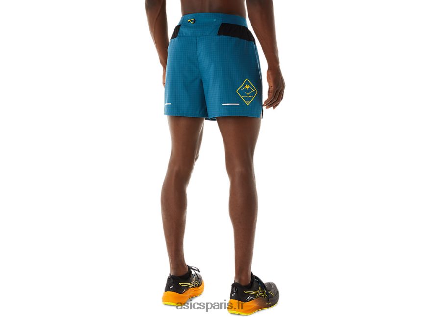 Hommes Asics short logo fujitrail BXL8B2479 bleu sarcelle d\'encre/jaune doré